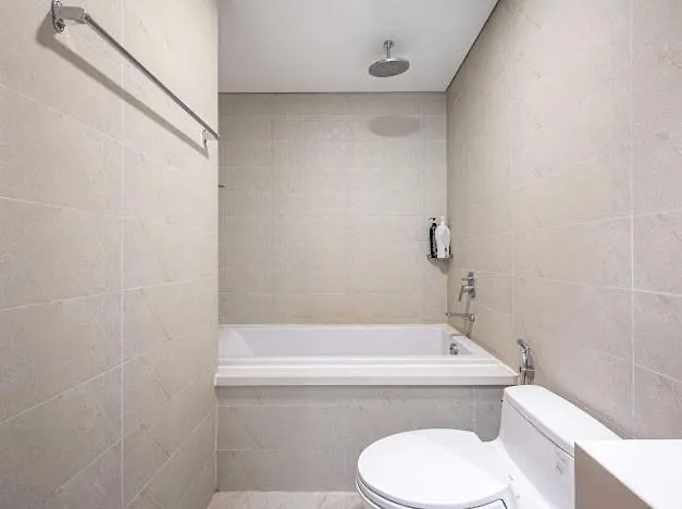 Can Ho Cho Thue O Vinhome Central Park Ho Chi Minh City Apartment